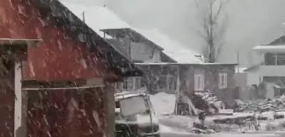Snowfall in Gulmarg, Gurez, rain lash Kashmir plains
