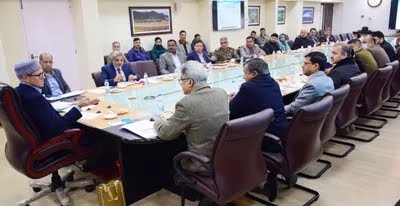 Omar Abdullah reviews emergency preparations ahead of harsh J-K winter
