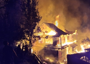 Fire damages KPDCL workshop, receiving station in Pulwama