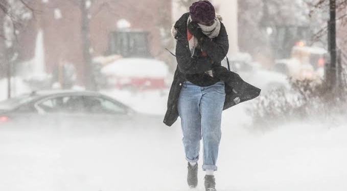 chilly winds lash J&K