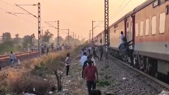 Fire Rumour By Tea-Seller Led To Jalgaon Train Tragedy: