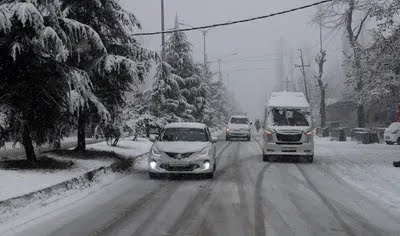 Snowfall Shuts Anantnag-Sinthan Pass, Kishtwar Road