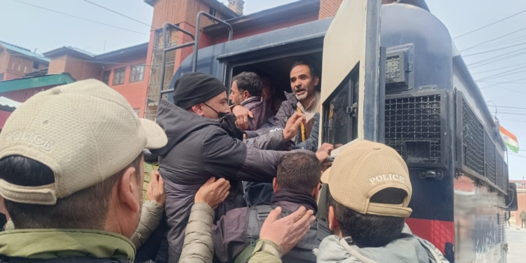 Casual Labourers Protest in Srinagar, Demand Regularization and Timely Salaries