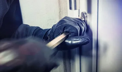 Thieves make abortive bid to loot ATM in south Kashmir’s Kulgam