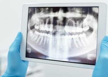 Woman Jumps Off Hospital Roof After Doctor Messes Up Tooth Extraction