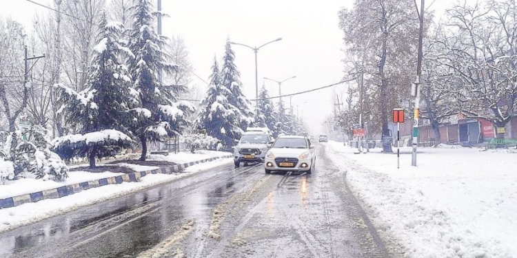 GDA advises schools to avoid visiting Gulmarg on weekends, seek prior permission