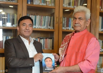 Press Club of Kashmir President Meets LG Manoj Sinha to Discuss Media Welfare
