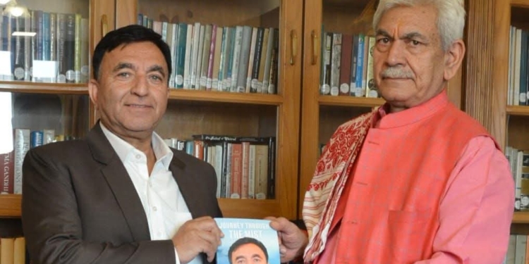 Press Club of Kashmir President Meets LG Manoj Sinha to Discuss Media Welfare