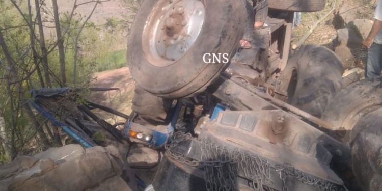3 Persons Injured After Tractor Turns Turtle In Poonch