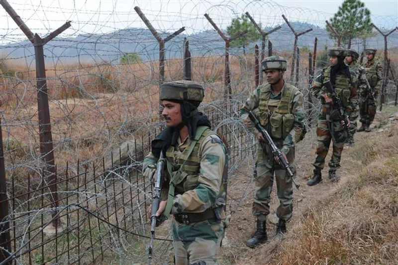 Pakistan Army violates ceasefire for sixth consecutive day; Indian Army responds appropriately
