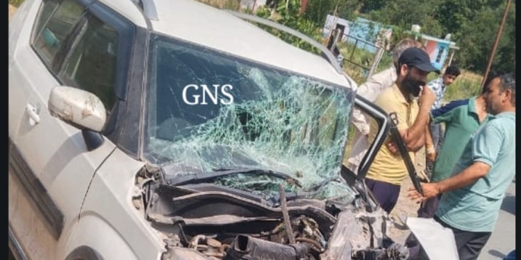 5 Persons Injured In Rajouri Road Accident