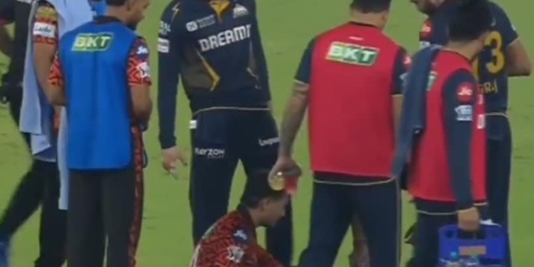 Shubman Gill ‘Kicks’ Abhishek Sharma After Heated Argument With Umpires – Video Goes Viral