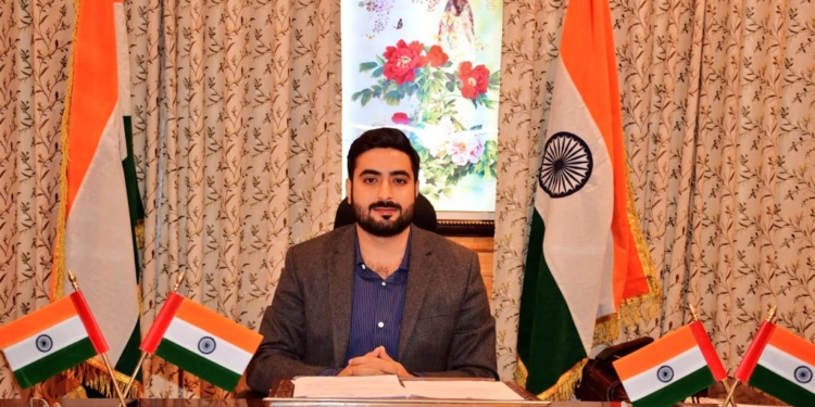 Akshay Labroo takes charge as new DC Srinagar