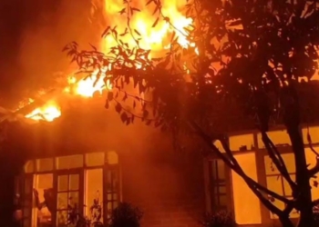 Fire Destroys Home of Seven in Central Kashmir’s…..