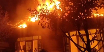 Fire Destroys Home of Seven in Central Kashmir’s…..