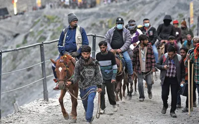 Amarnath Yatra resumes after day-long suspension