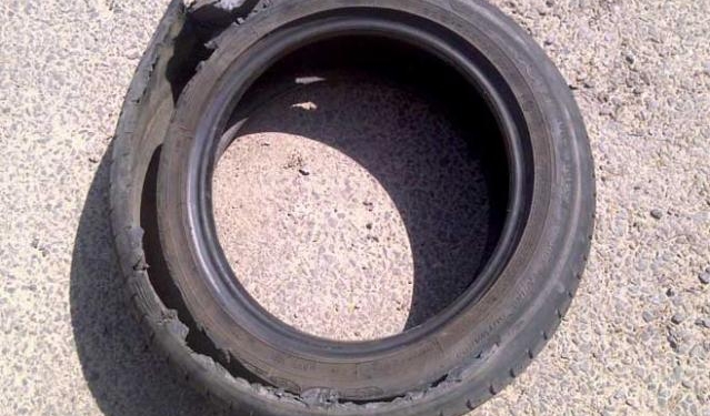 Tyre Burst Leaves Mechanic Dead in South Kashmir