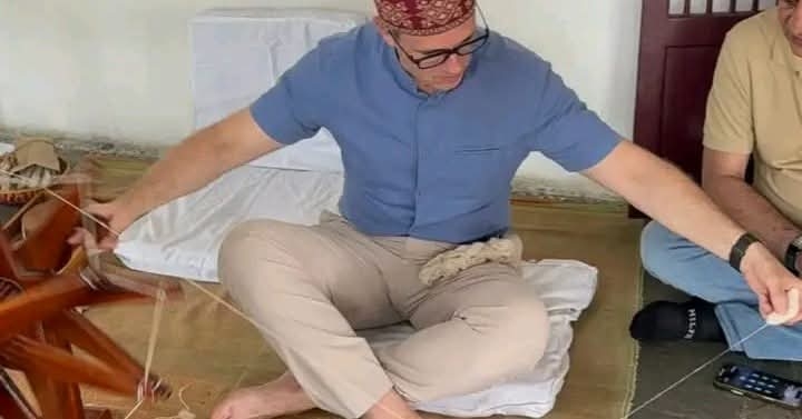 Tried My Hand at the Charkha, Just Like Gandhi Ji. Omar Abdullah