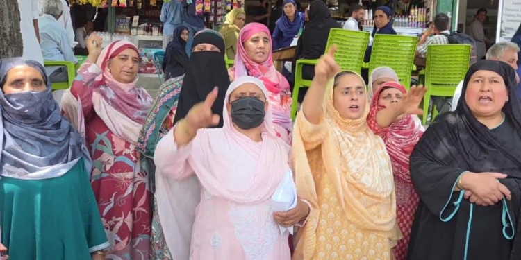 Cooks Working in the School Department Protest Outside DC Office, Budgam