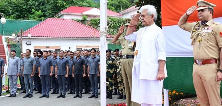 LG Sinha Hoists National Flag at Raj Bhavan in Srinagar on 79th Independence Day