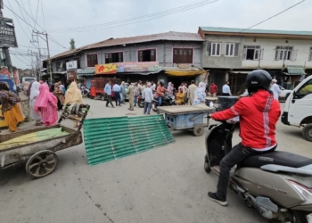 Batmaloo residents up in arms against water scarcity