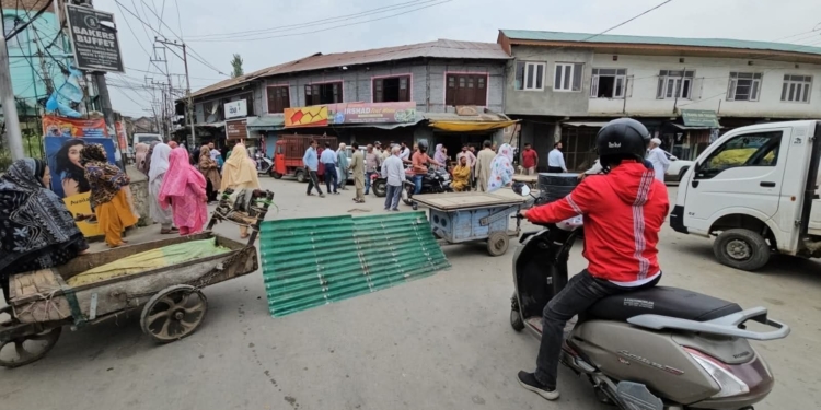 Batmaloo residents up in arms against water scarcity