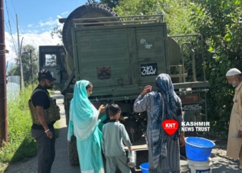 Army steps in as administration fails to ensure drinking water in Anantnag villages