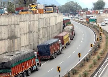 Two-way movement for heavy vehicles on Jammu-Srinagar NH restored: Officials