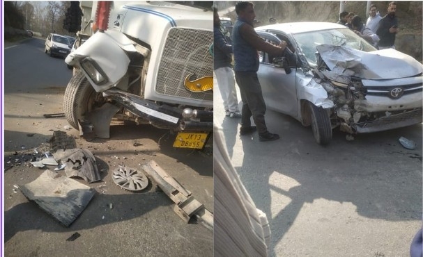 Three Injured in Truck-Car Collision in Zainapora Shopian