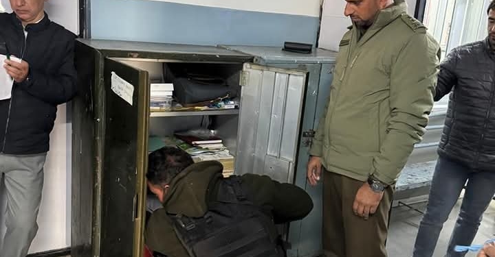 Srinagar Police Check Doctor and Staff Lockers in Hospitals
