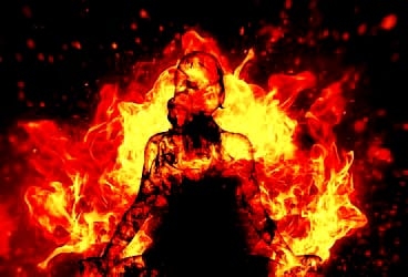 Unidentified Woman Tries to Set Herself Ablaze in Srinagar