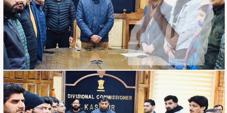 Divisional Commissioner Kashmir Pays Tributes to Mahatma Gandhi on Martyrs’ Day