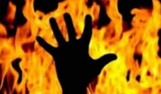 Woman sets herself ablaze in Srinagar’s Lal Chowk, hospitalised