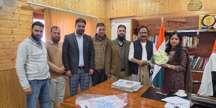 State Press Forum J&K Delegation Meets Director Information