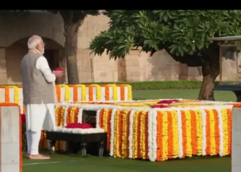 PM Modi pays homage to Mahatma Gandhi on birth anniversary